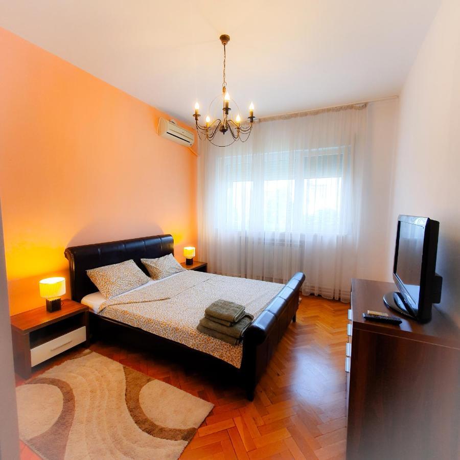 City Center Apartment Bucarest Esterno foto