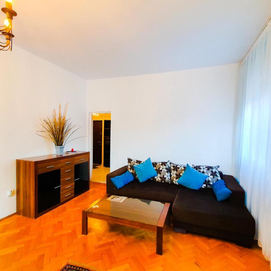 City Center Apartment Bucarest Esterno foto